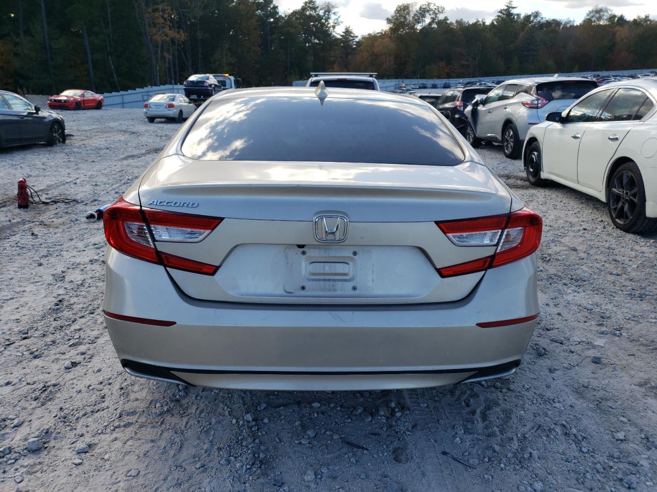 2018 HONDA ACCORD LX - Image 6