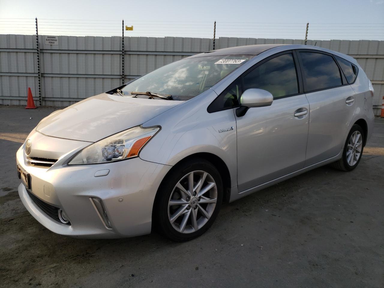 2013 TOYOTA PRIUS V car image