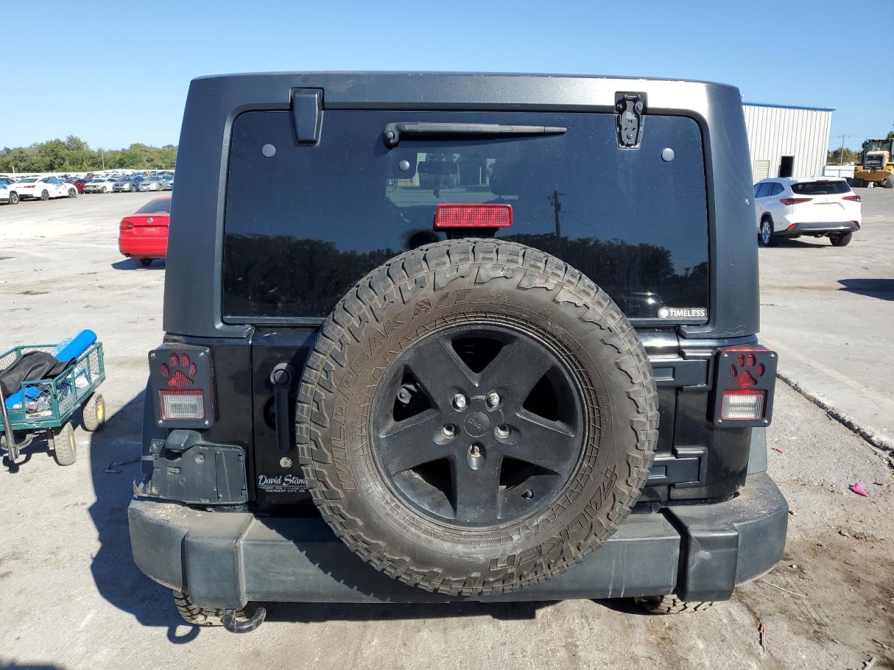 2017 JEEP WRANGLER U - Image 6