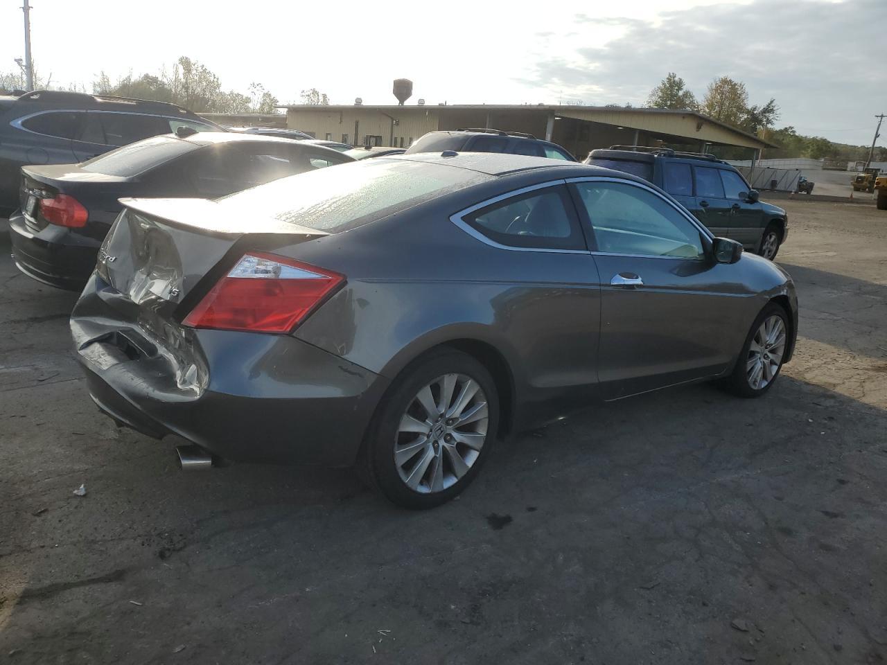 2010 HONDA ACCORD EXL - Image 3