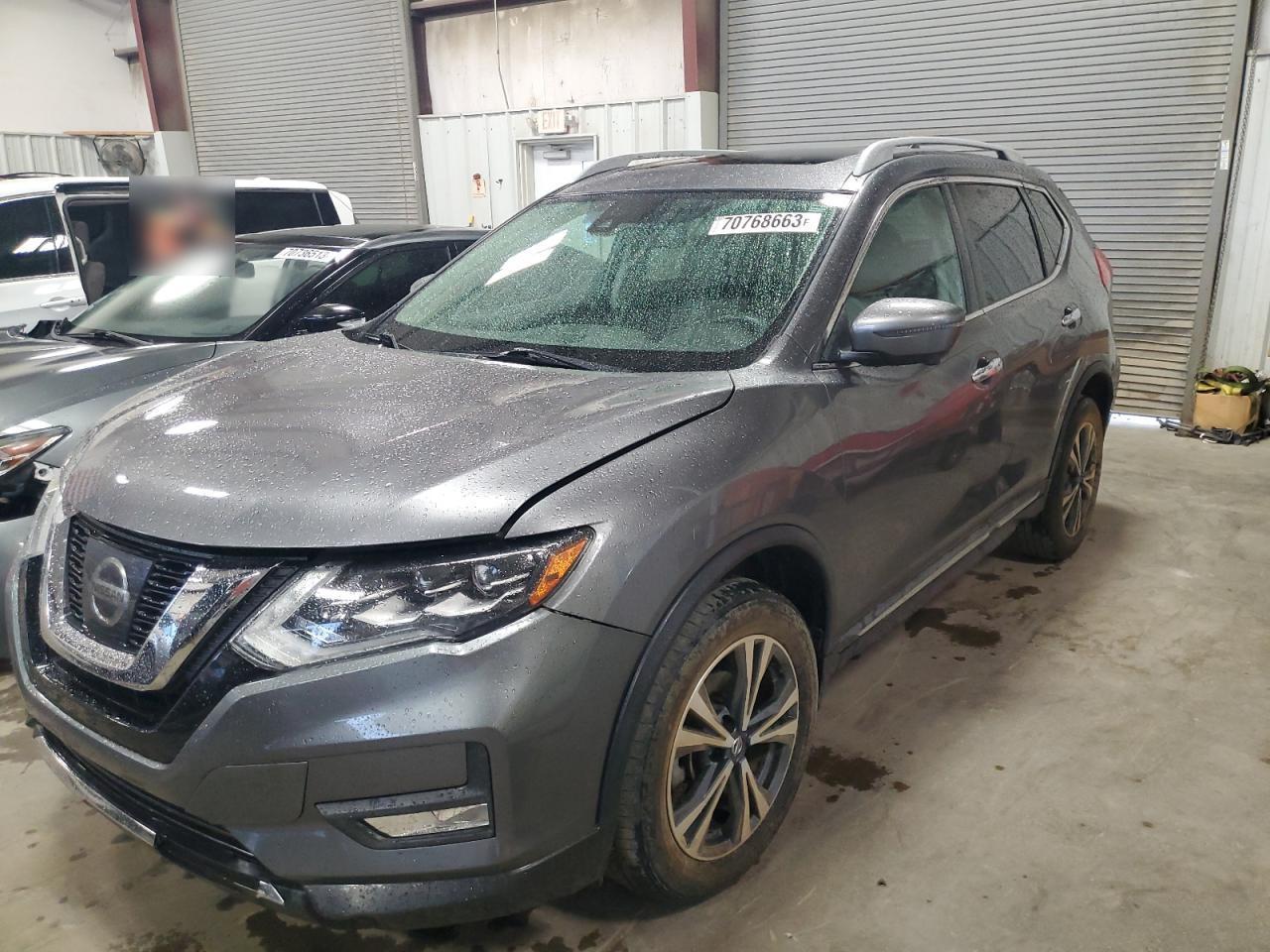 2017 NISSAN ROGUE SV