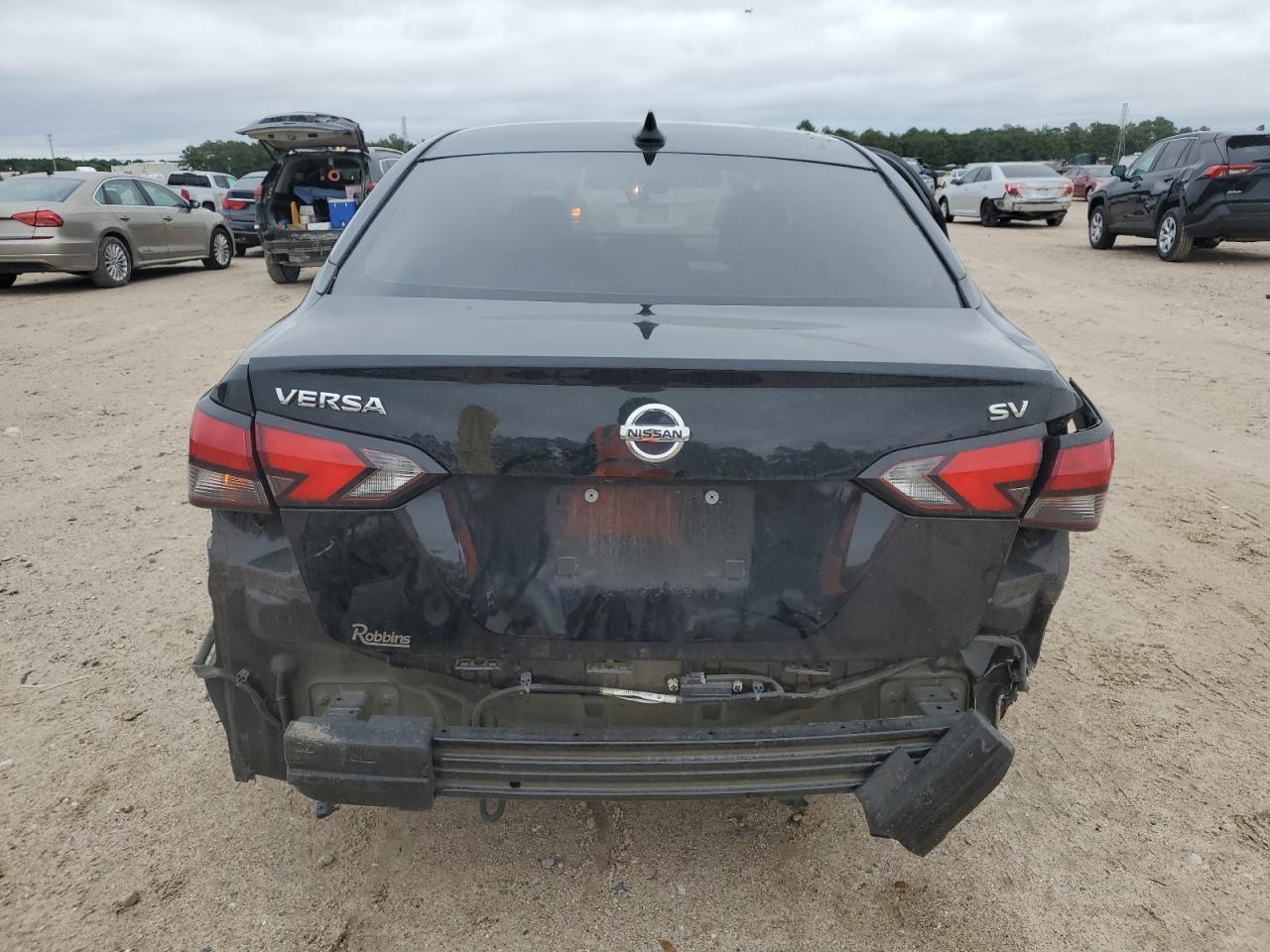 2021 NISSAN VERSA SV - Фото 6