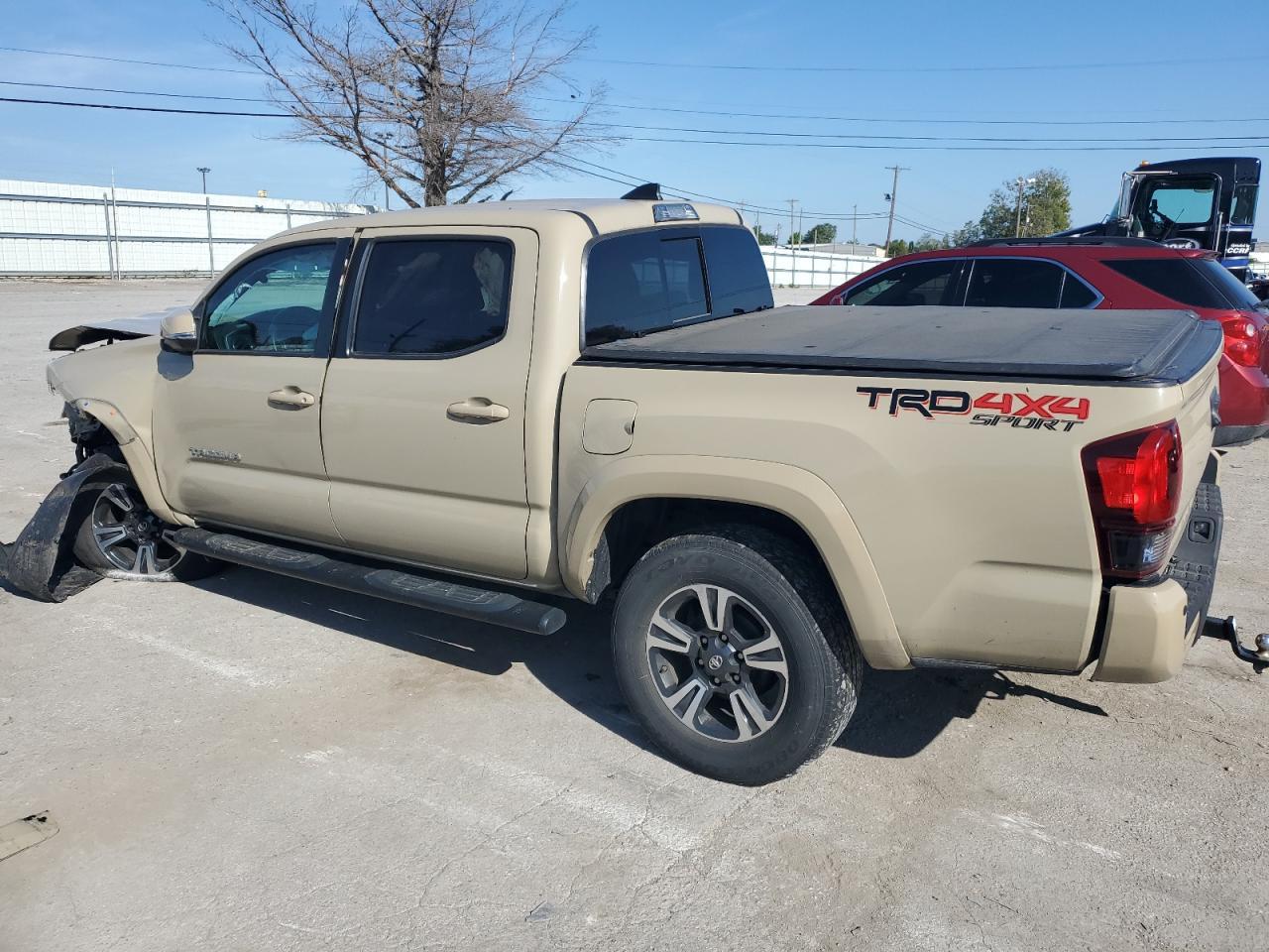 2019 TOYOTA TACOMA DOU - Фото 2