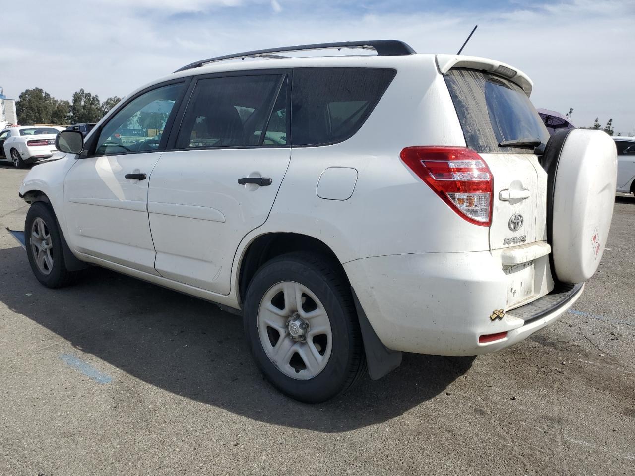 2011 TOYOTA RAV4 - Image 2