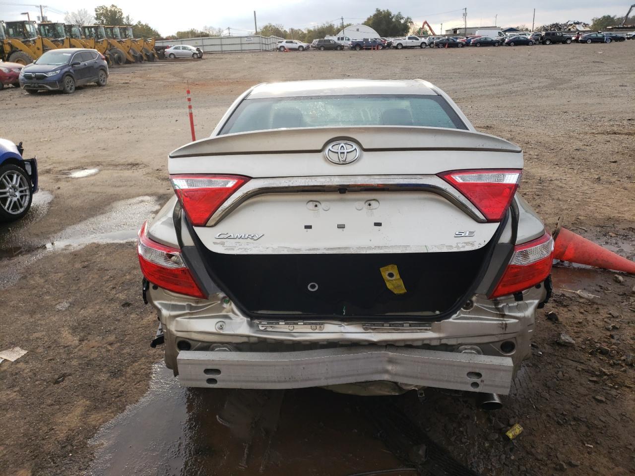 2016 TOYOTA CAMRY LE - Image 6