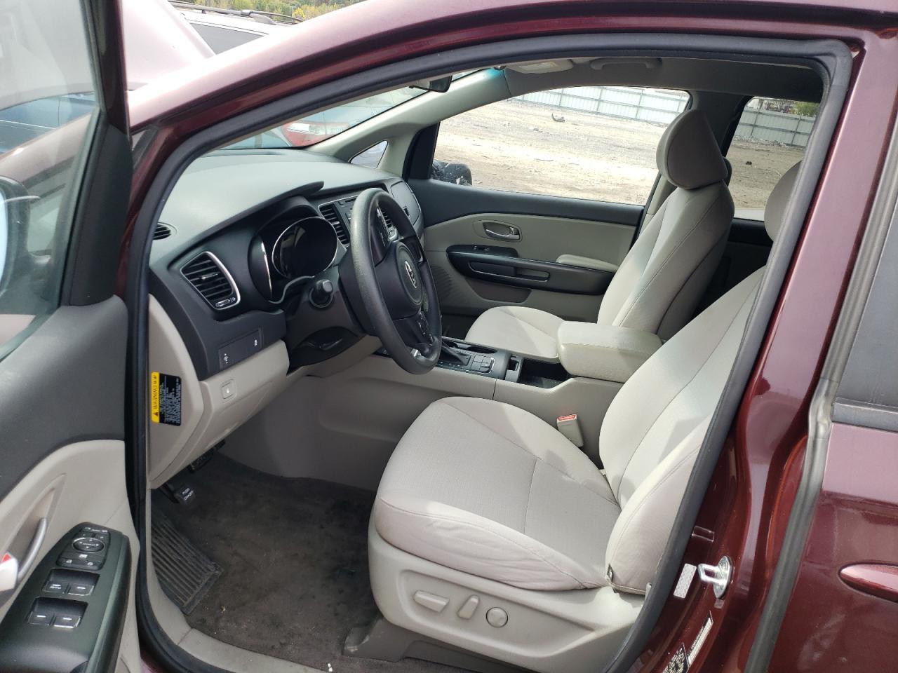 2017 KIA SEDONA LX - Image 7