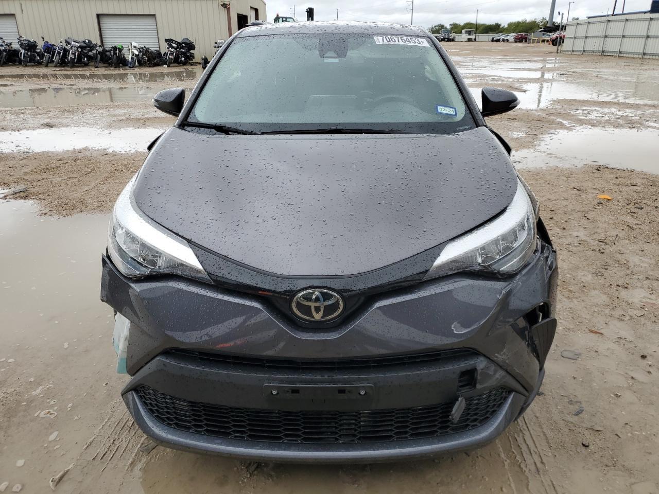 2021 TOYOTA C-HR XLE - Фото 5