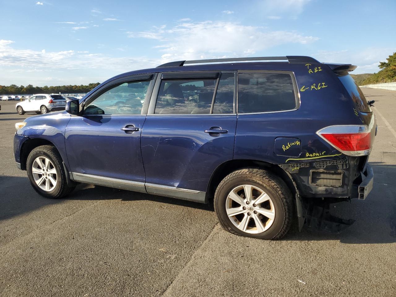2012 TOYOTA HIGHLANDER - Image 2