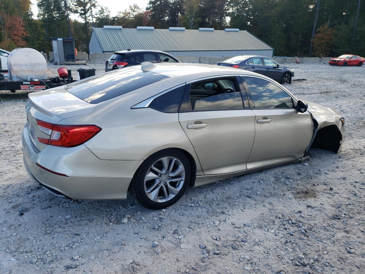 2018 HONDA ACCORD LX - Image 3