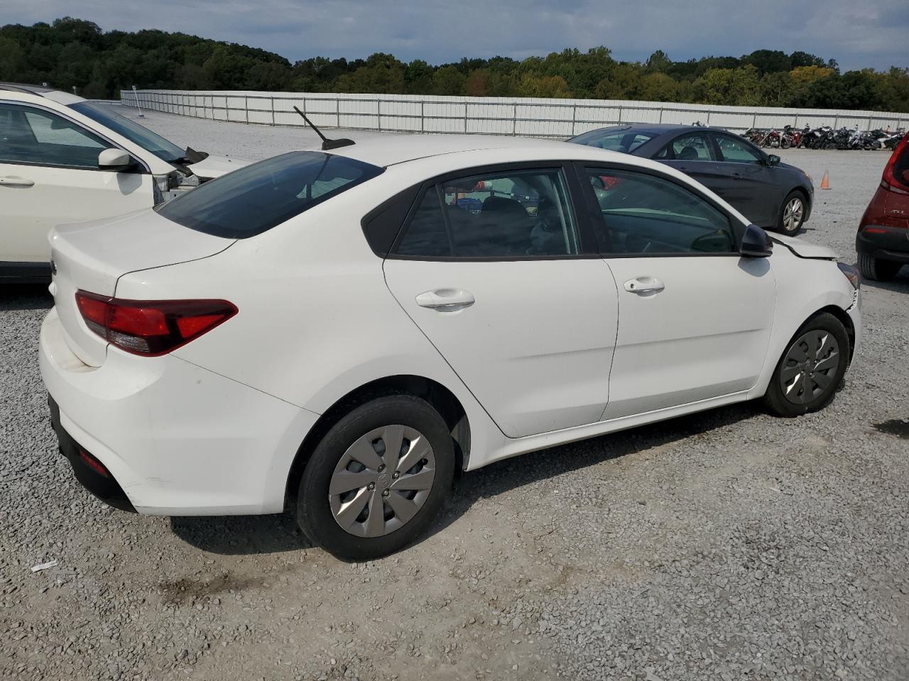 2020 KIA RIO LX - Фото 3