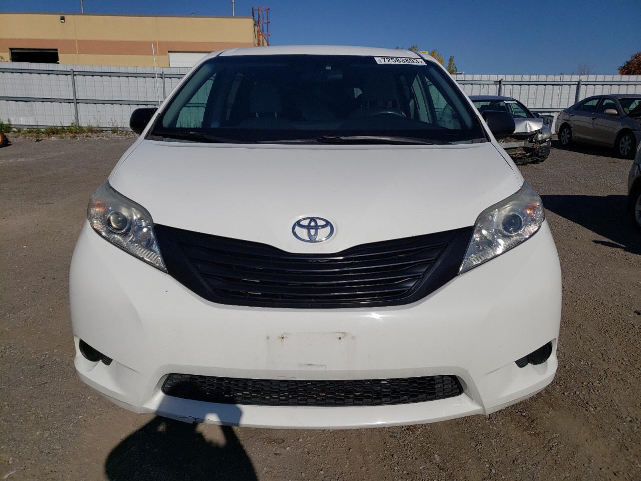 2015 TOYOTA SIENNA - Фото 5