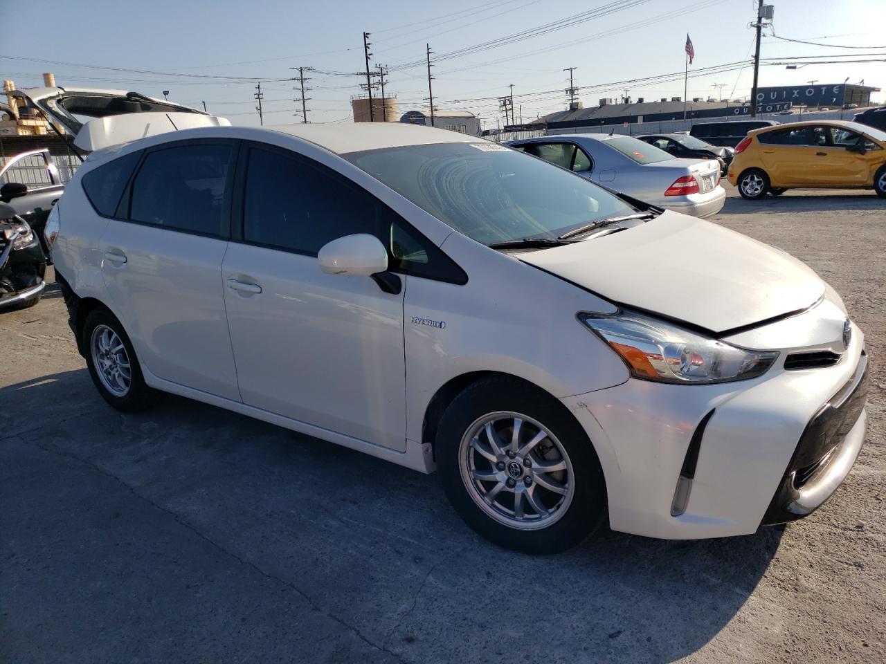 2016 TOYOTA PRIUS V - Image 4
