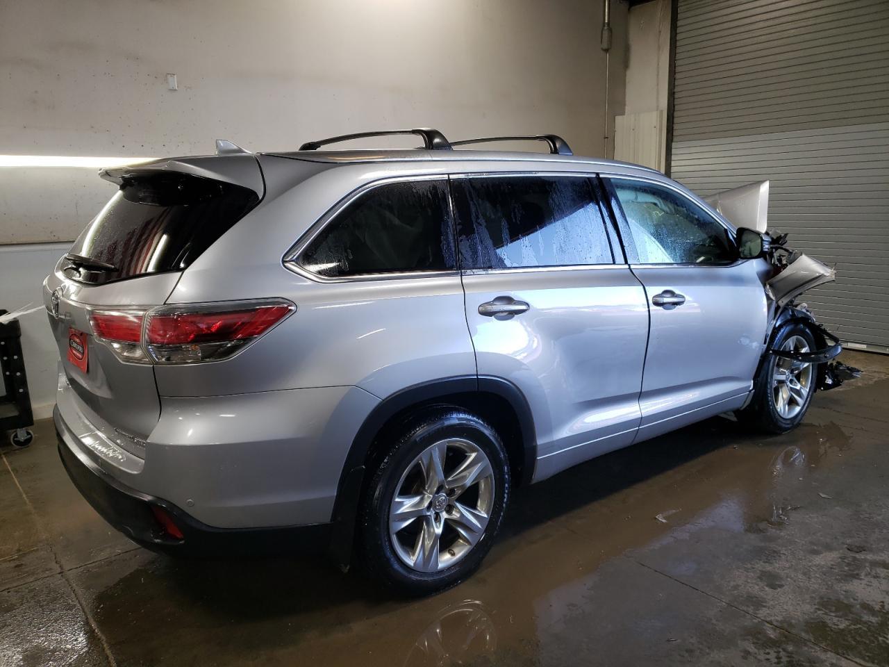 2015 TOYOTA HIGHLANDER - Image 3