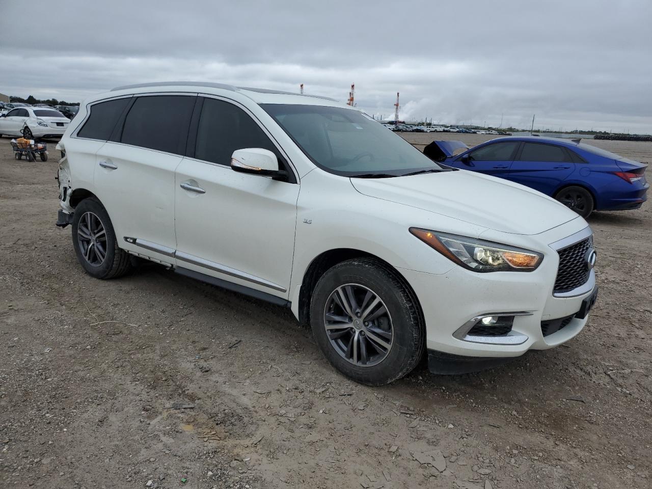 2017 INFINITI QX60 - Image 4