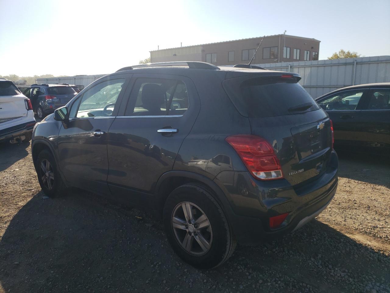 2019 CHEVROLET TRAX 1LT - Фото 2