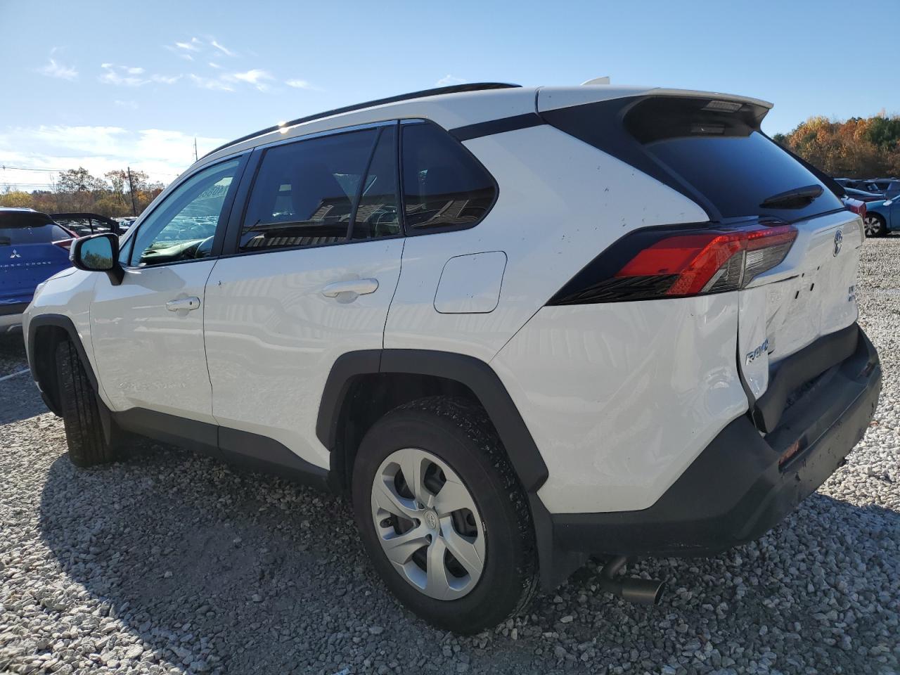 2021 TOYOTA RAV4 LE - Фото 2