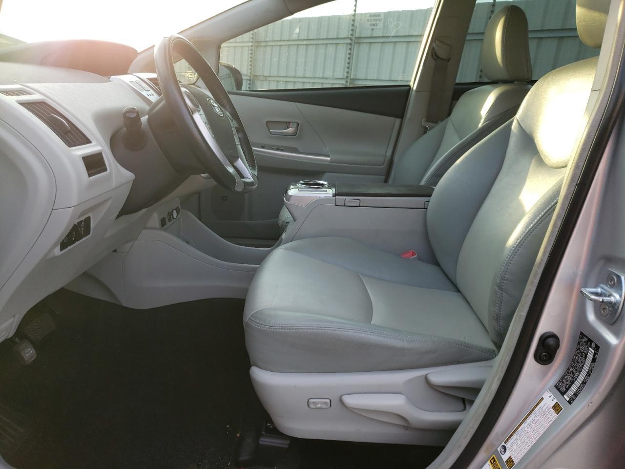 2013 TOYOTA PRIUS V - Image 7