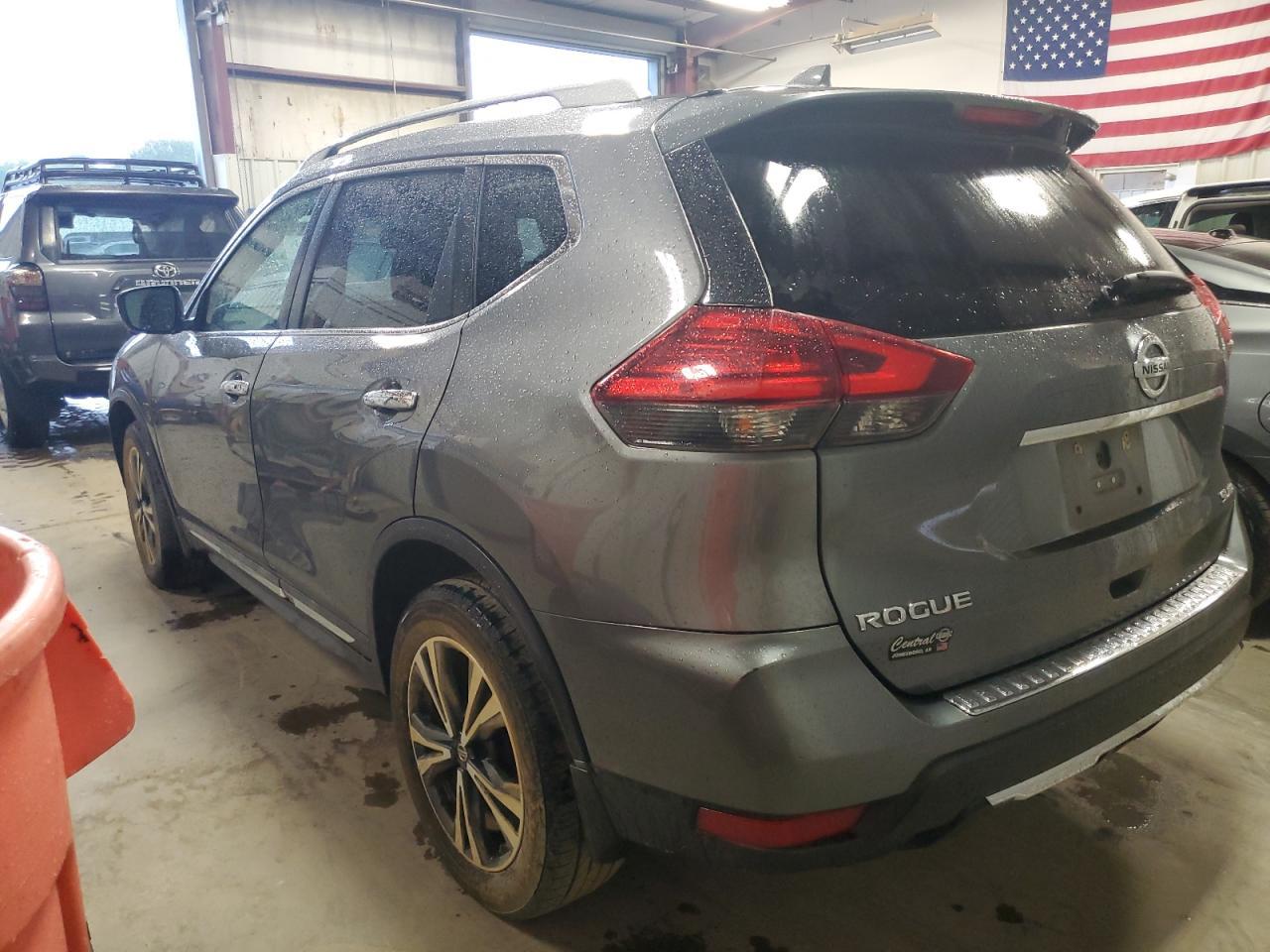 2017 NISSAN ROGUE SV - Фото 2