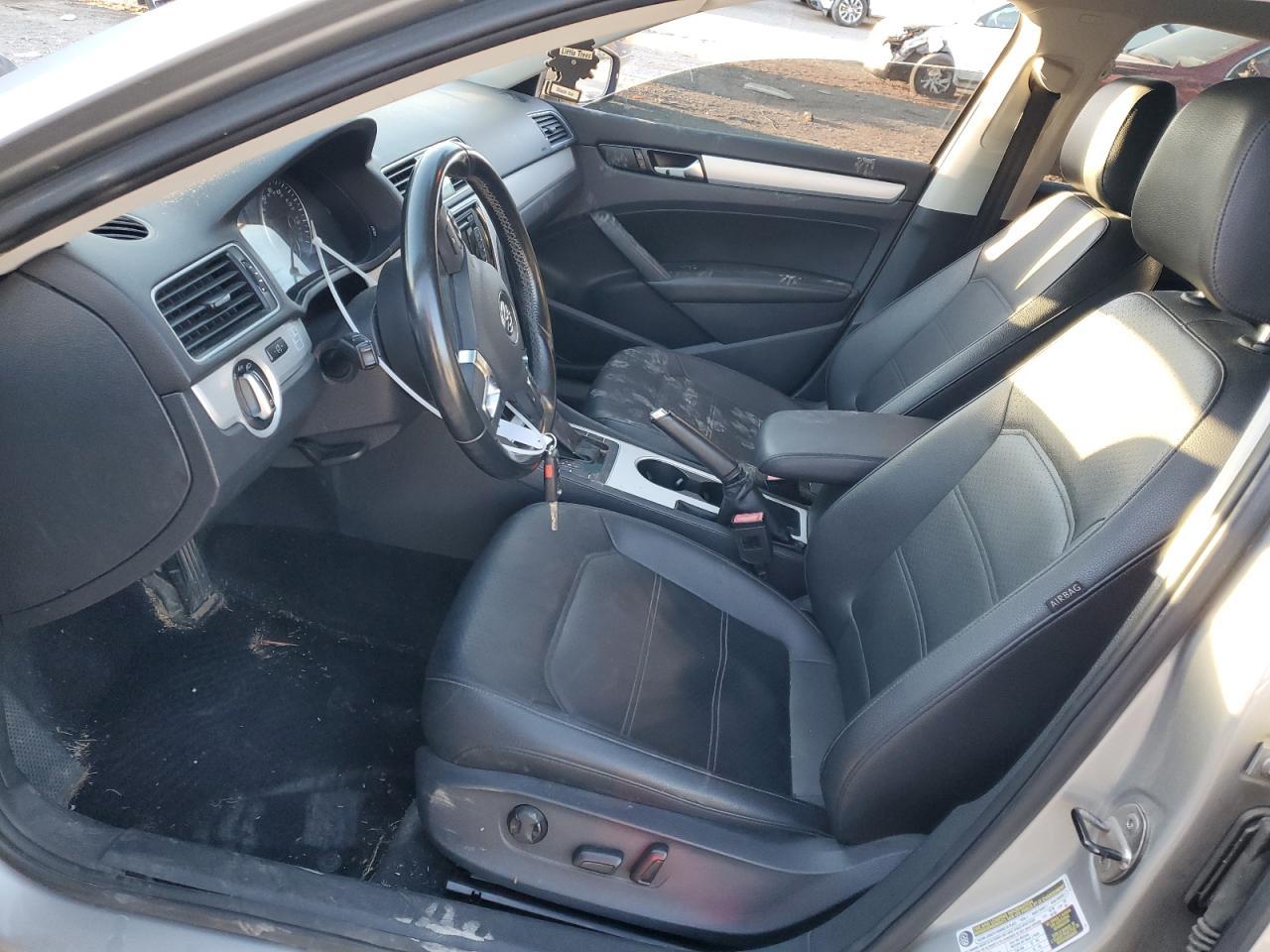 2013 VOLKSWAGEN PASSAT SE - Image 7