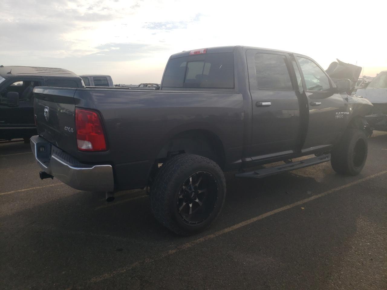 2017 RAM 1500 SLT - Image 3