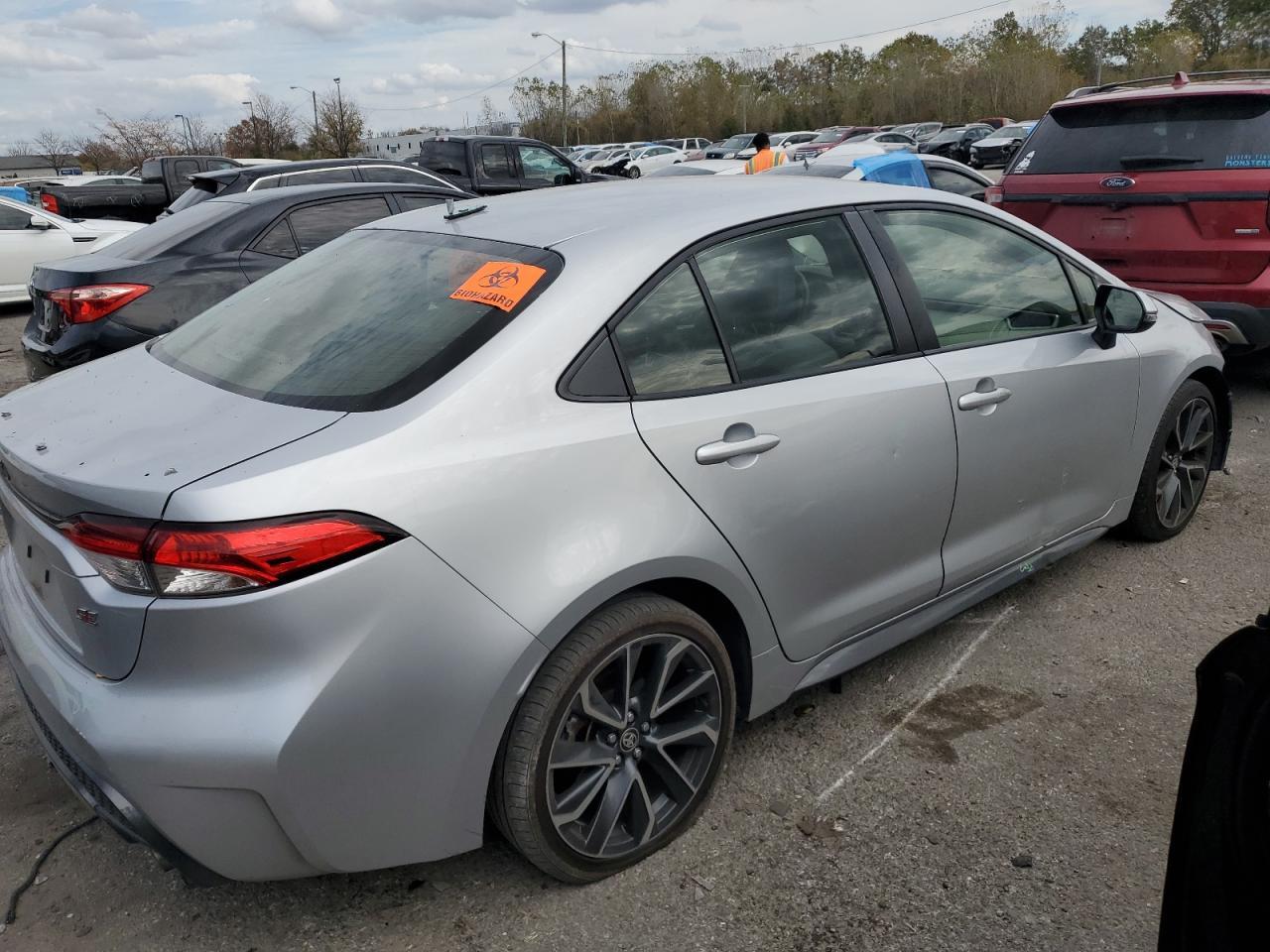 2020 TOYOTA COROLLA SE - Фото 3