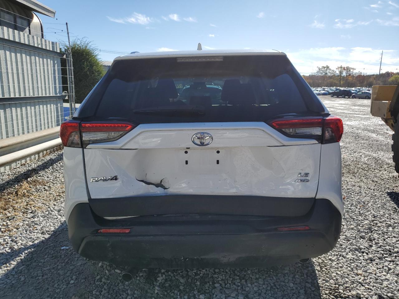 2021 TOYOTA RAV4 LE - Фото 6