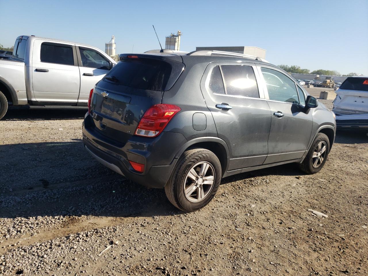 2019 CHEVROLET TRAX 1LT - Фото 3