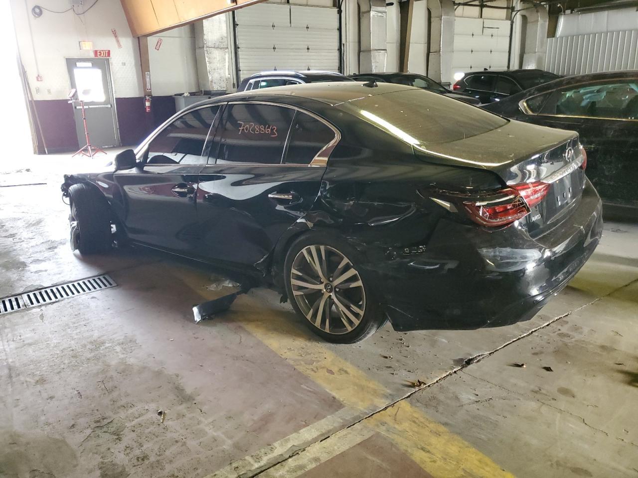 2018 INFINITI Q50 LUXE - Фото 2