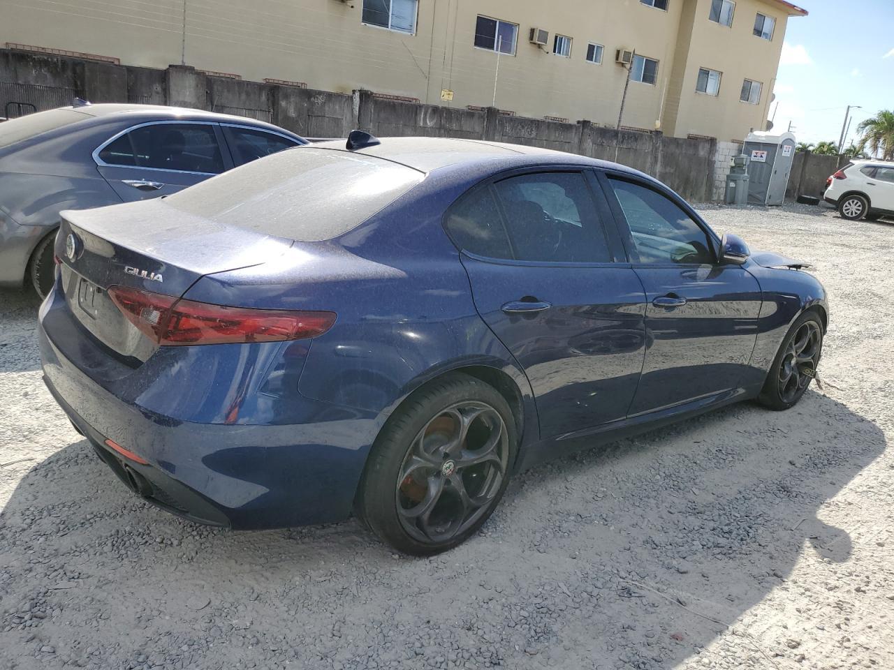 2017 ALFA ROMEO GIULIA TI - Фото 3