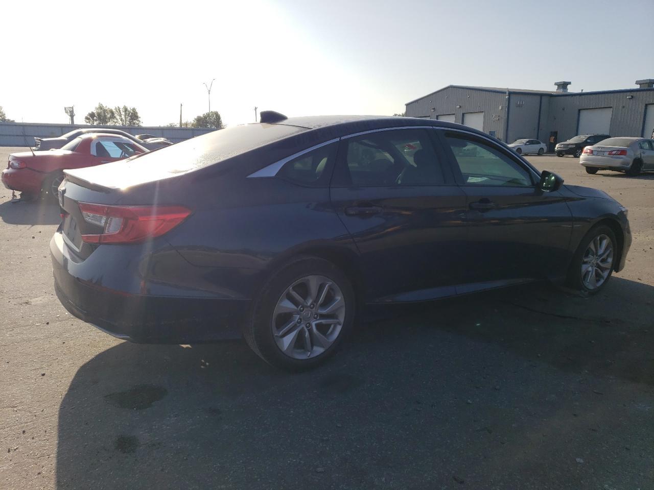 2018 HONDA ACCORD LX - Фото 3