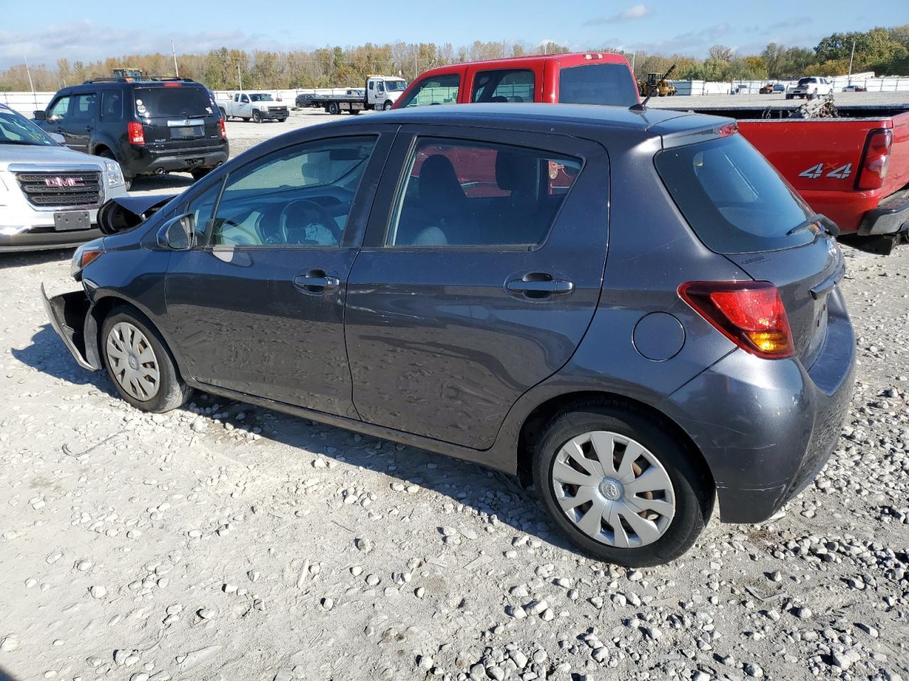 2017 TOYOTA YARIS L - Фото 2