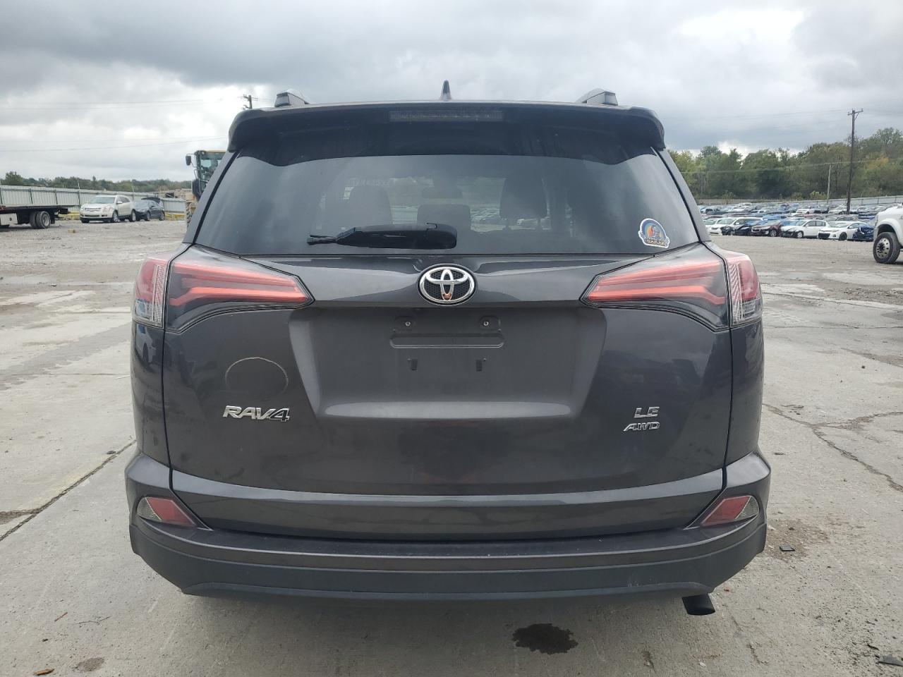 2017 TOYOTA RAV4 LE - Фото 6