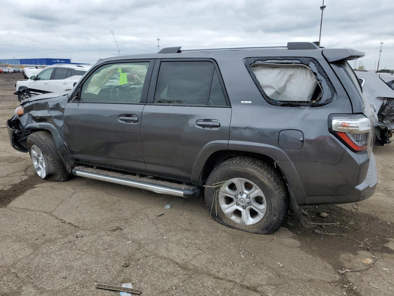 2020 TOYOTA 4RUNNER SR - Фото 2