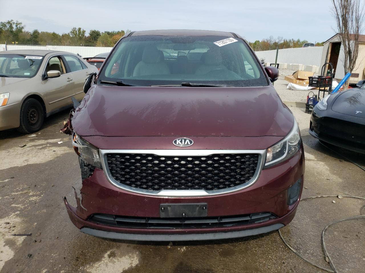 2017 KIA SEDONA LX - Image 5