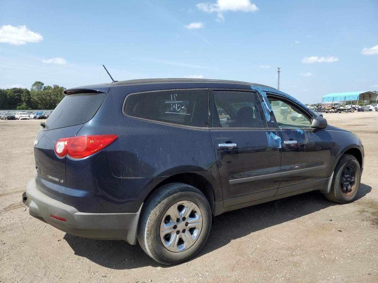 2011 CHEVROLET TRAVERSE L - Фото 3
