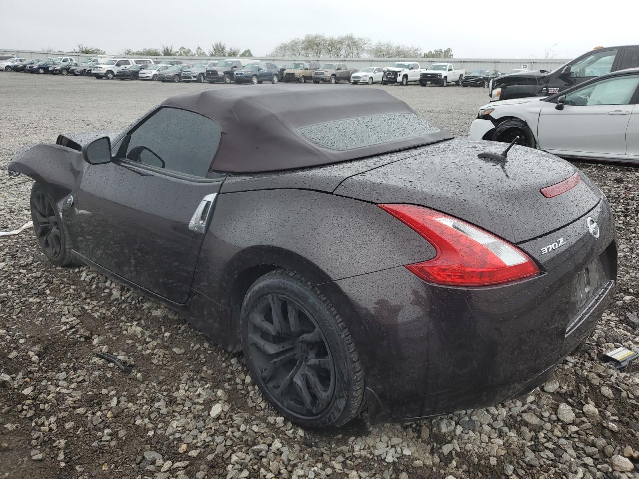 2010 NISSAN 370Z - Фото 2