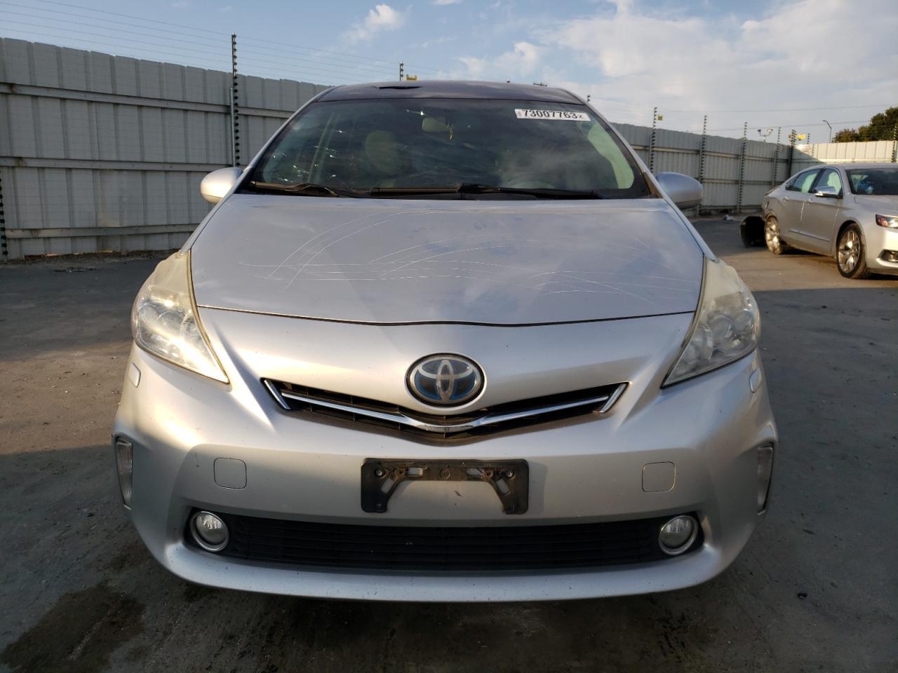 2013 TOYOTA PRIUS V - Image 5