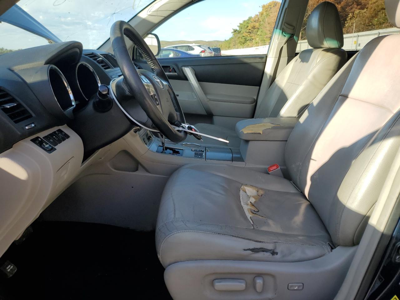 2012 TOYOTA HIGHLANDER - Image 7