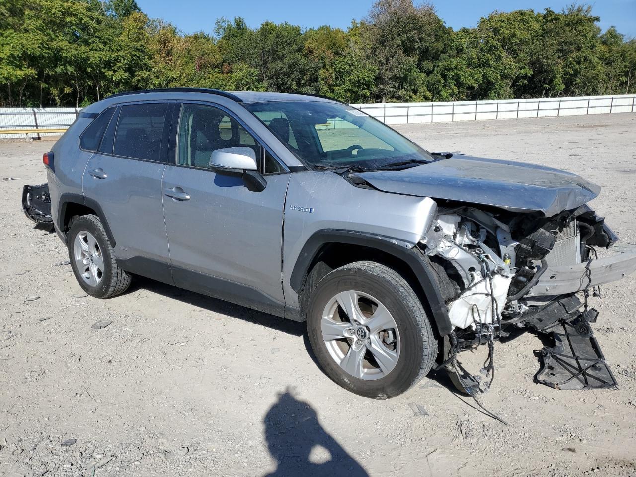 2020 TOYOTA RAV4 XLE - Фото 4