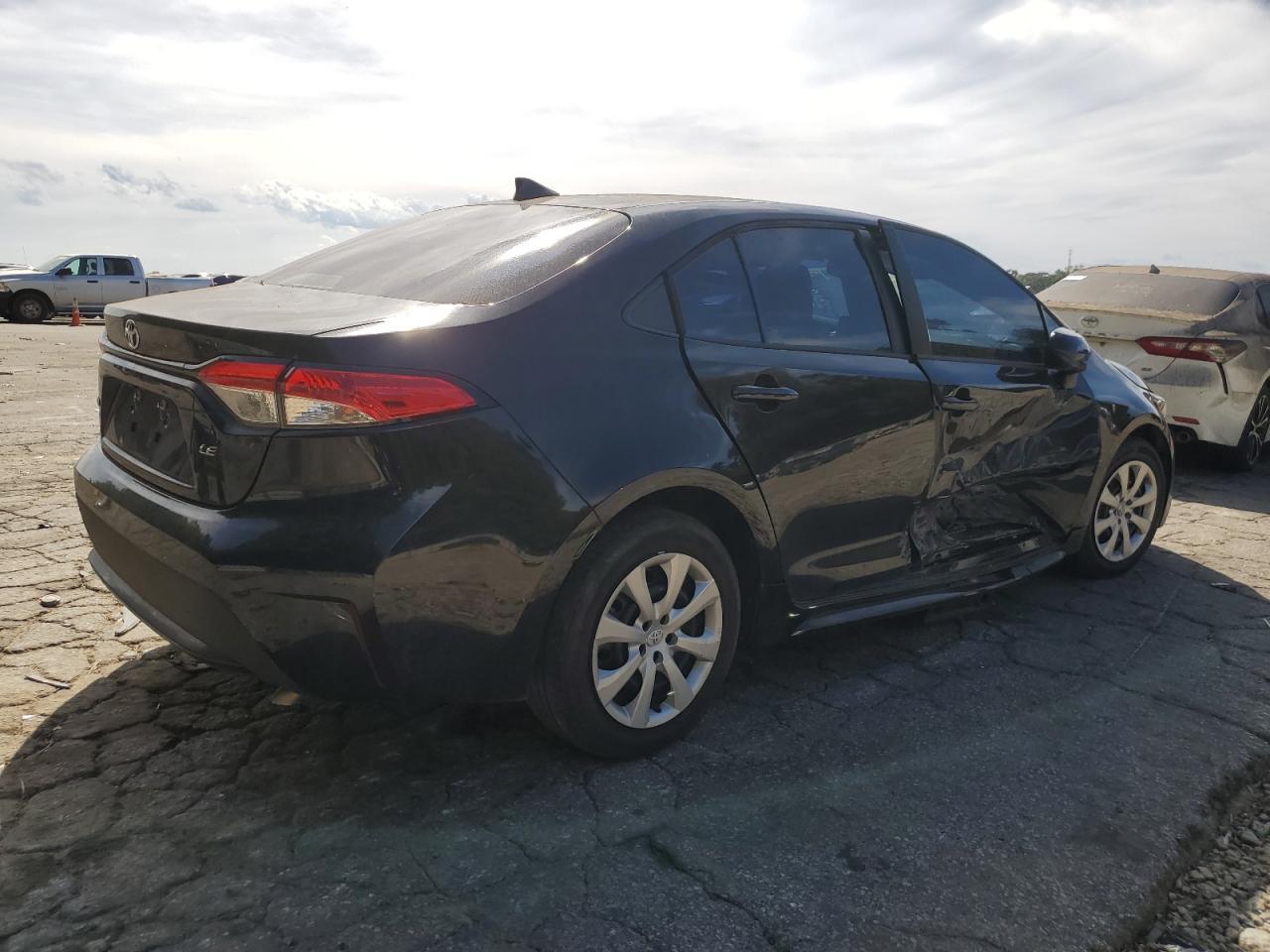 2021 TOYOTA COROLLA LE - Фото 3