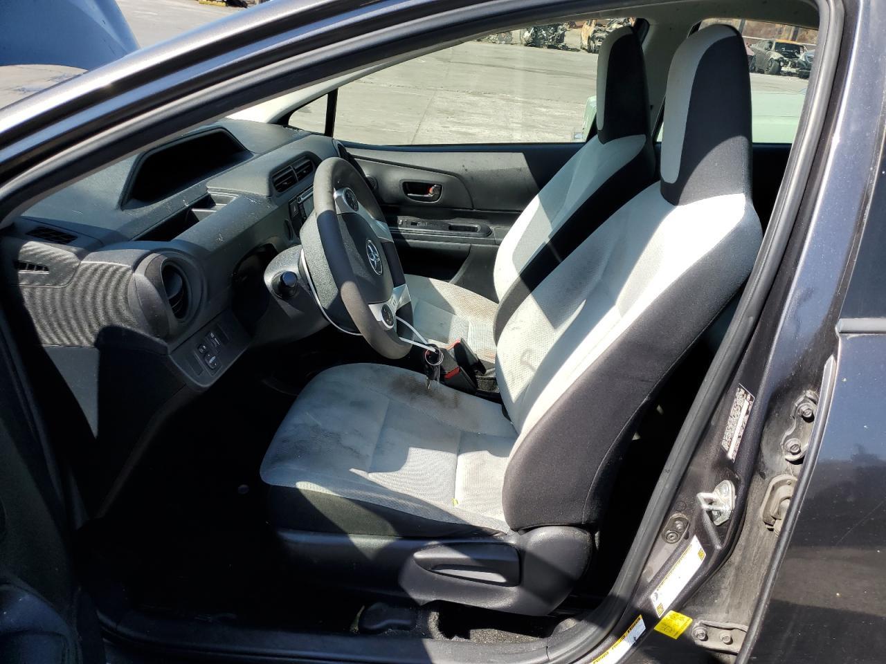 2015 TOYOTA PRIUS C - Image 7