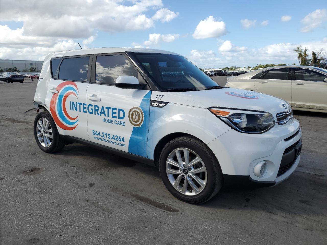 2019 KIA SOUL + - Image 4