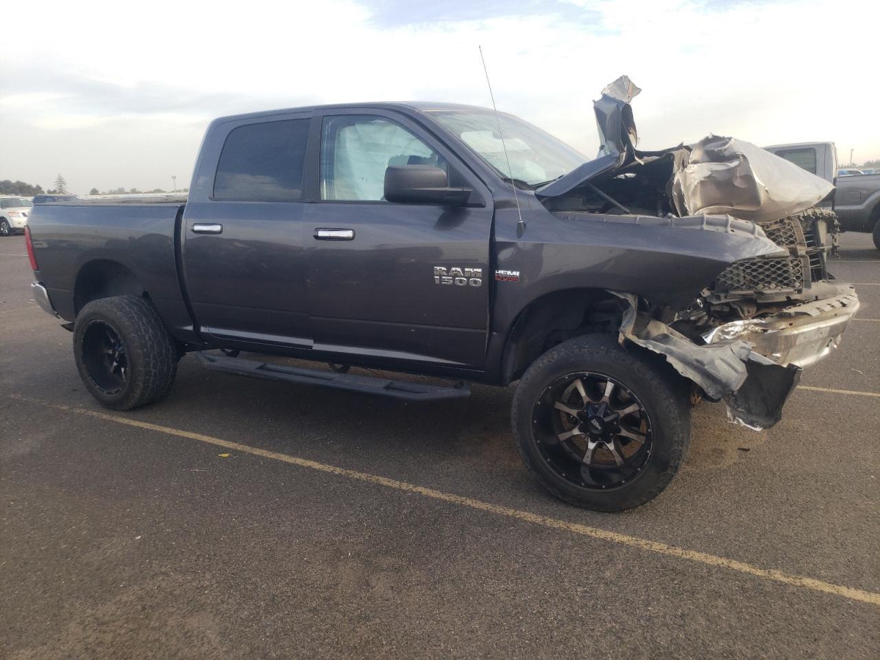 2017 RAM 1500 SLT - Image 4