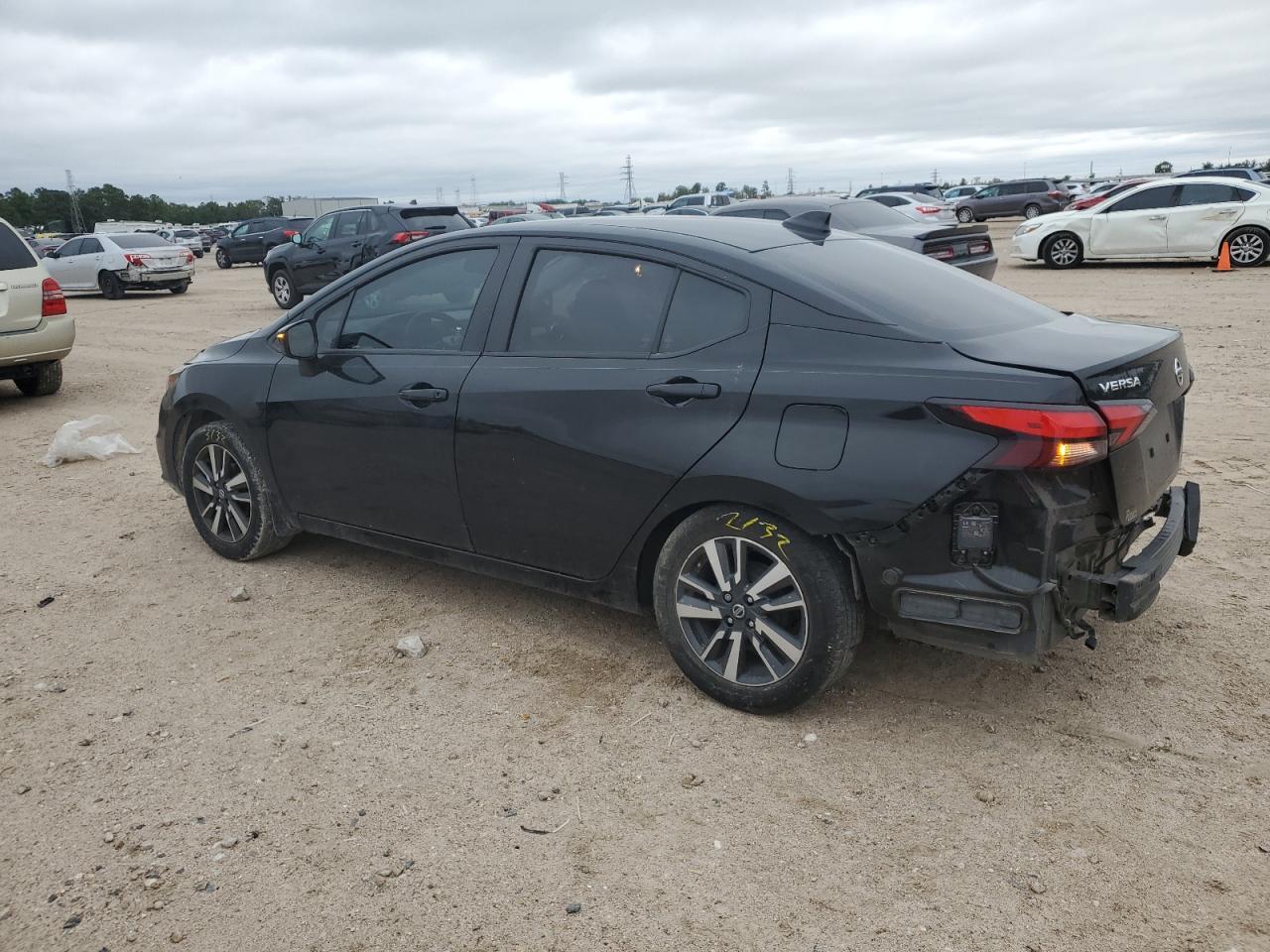 2021 NISSAN VERSA SV - Фото 2