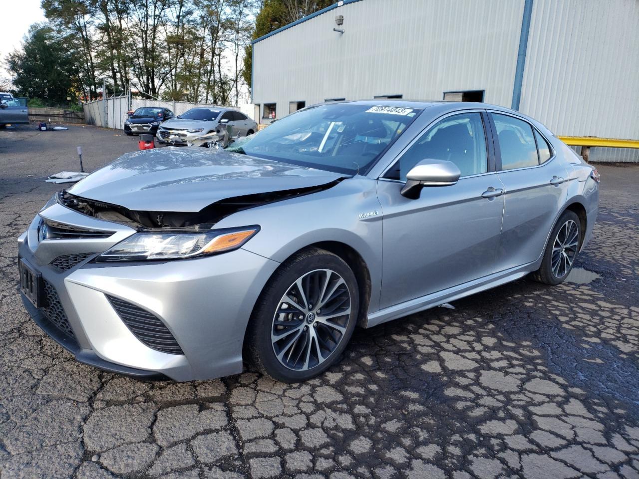 2020 TOYOTA CAMRY SE car image