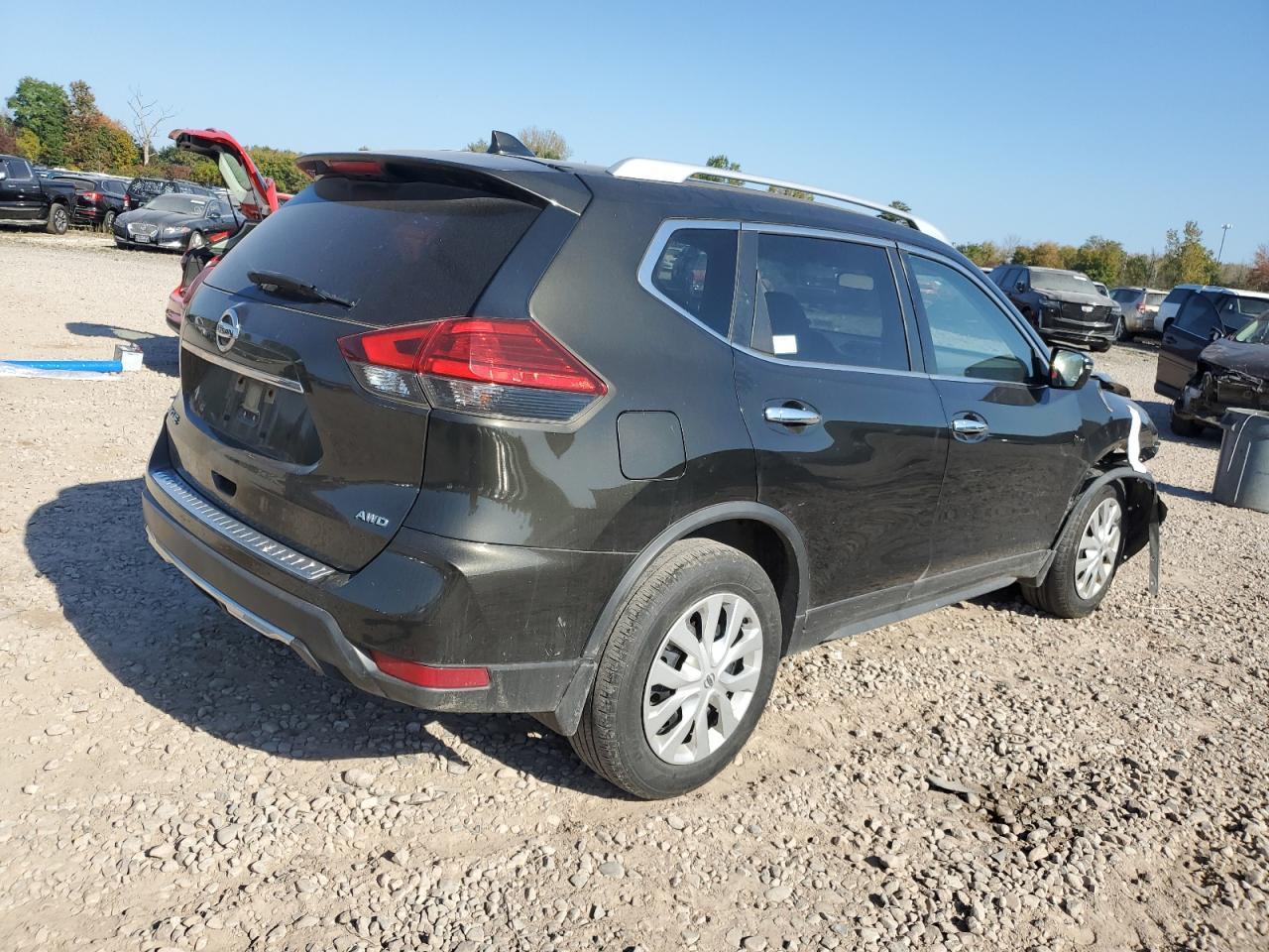 2017 NISSAN ROGUE S - Фото 3