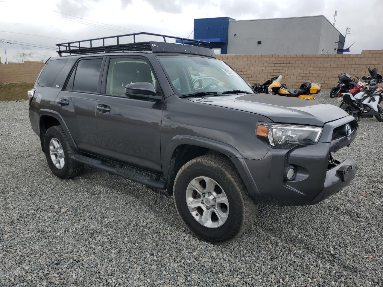2018 TOYOTA 4RUNNER SR - Image 4
