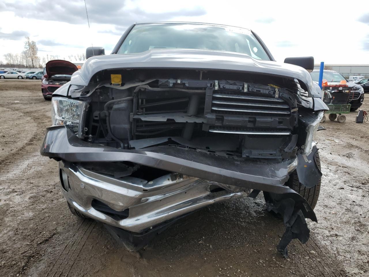 2017 RAM 1500 SLT - Image 5