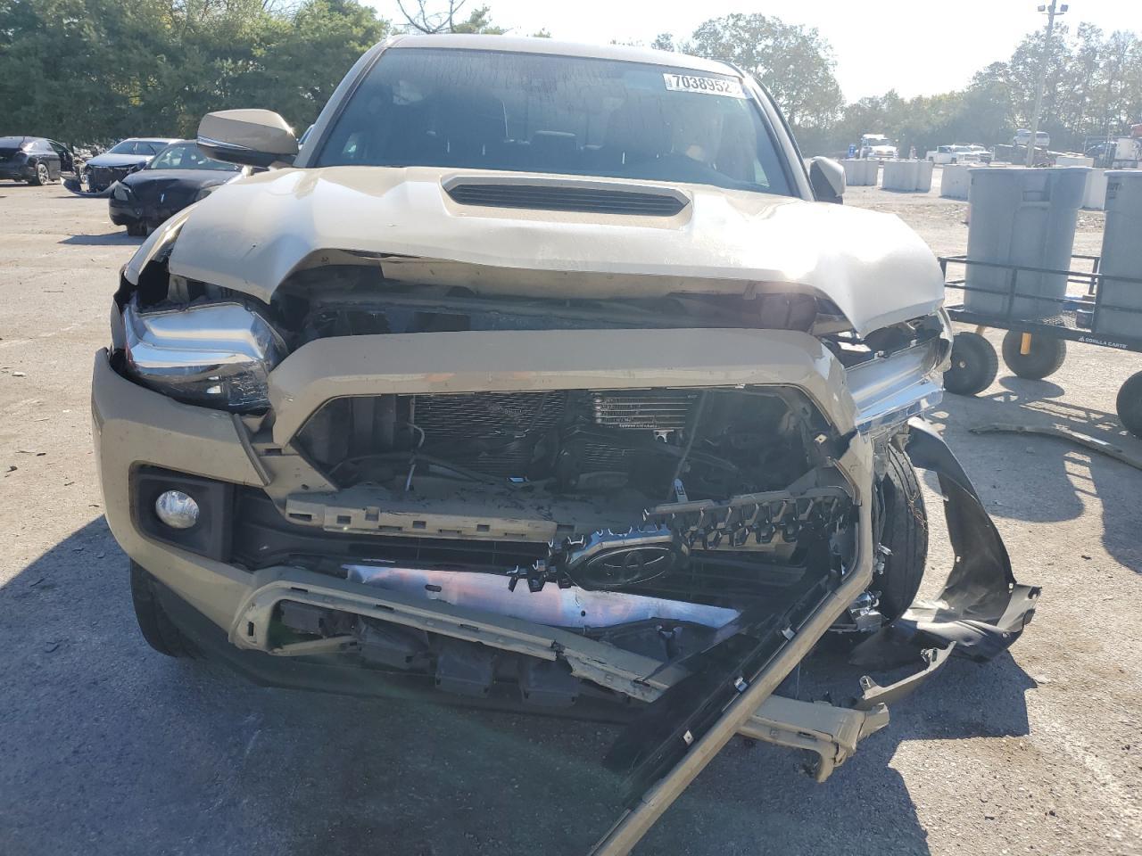 2019 TOYOTA TACOMA DOU - Фото 5