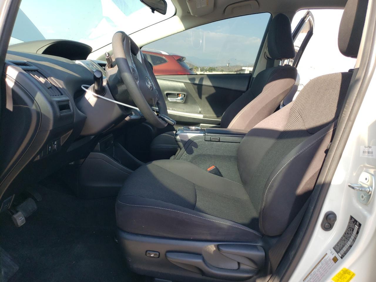 2016 TOYOTA PRIUS V - Image 7